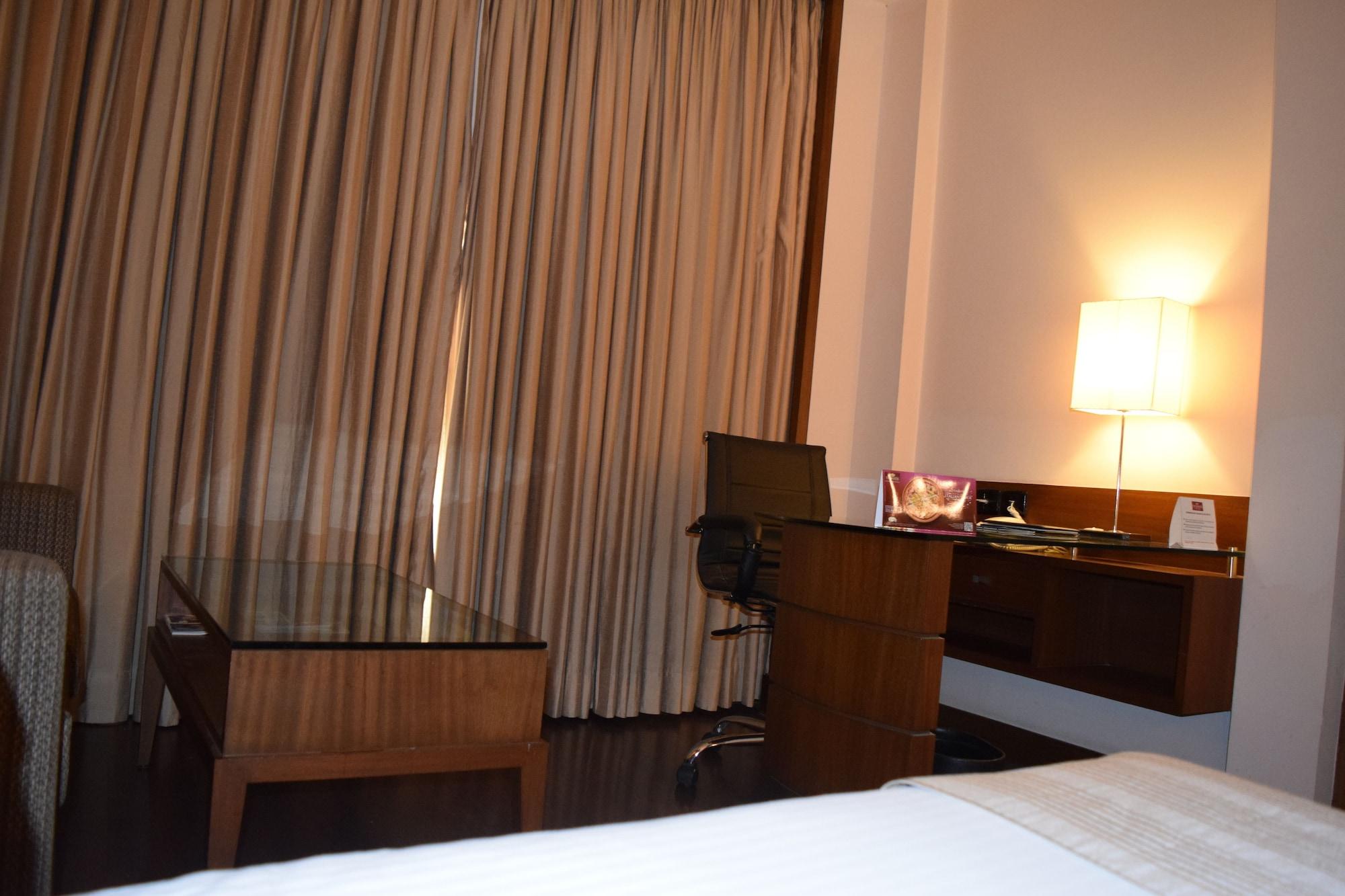 The Bristol Hotell Gurgaon Eksteriør bilde
