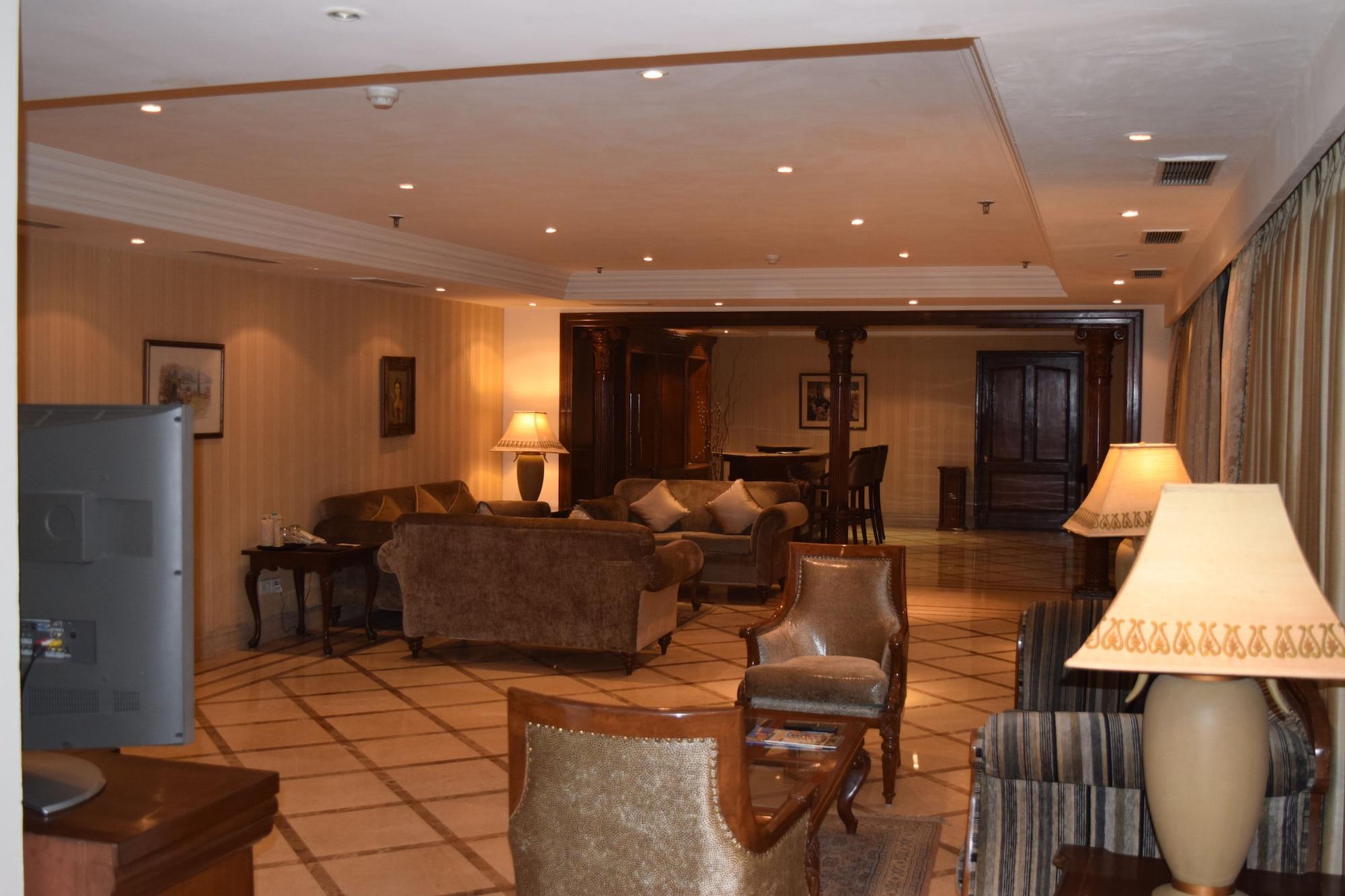 The Bristol Hotell Gurgaon Eksteriør bilde