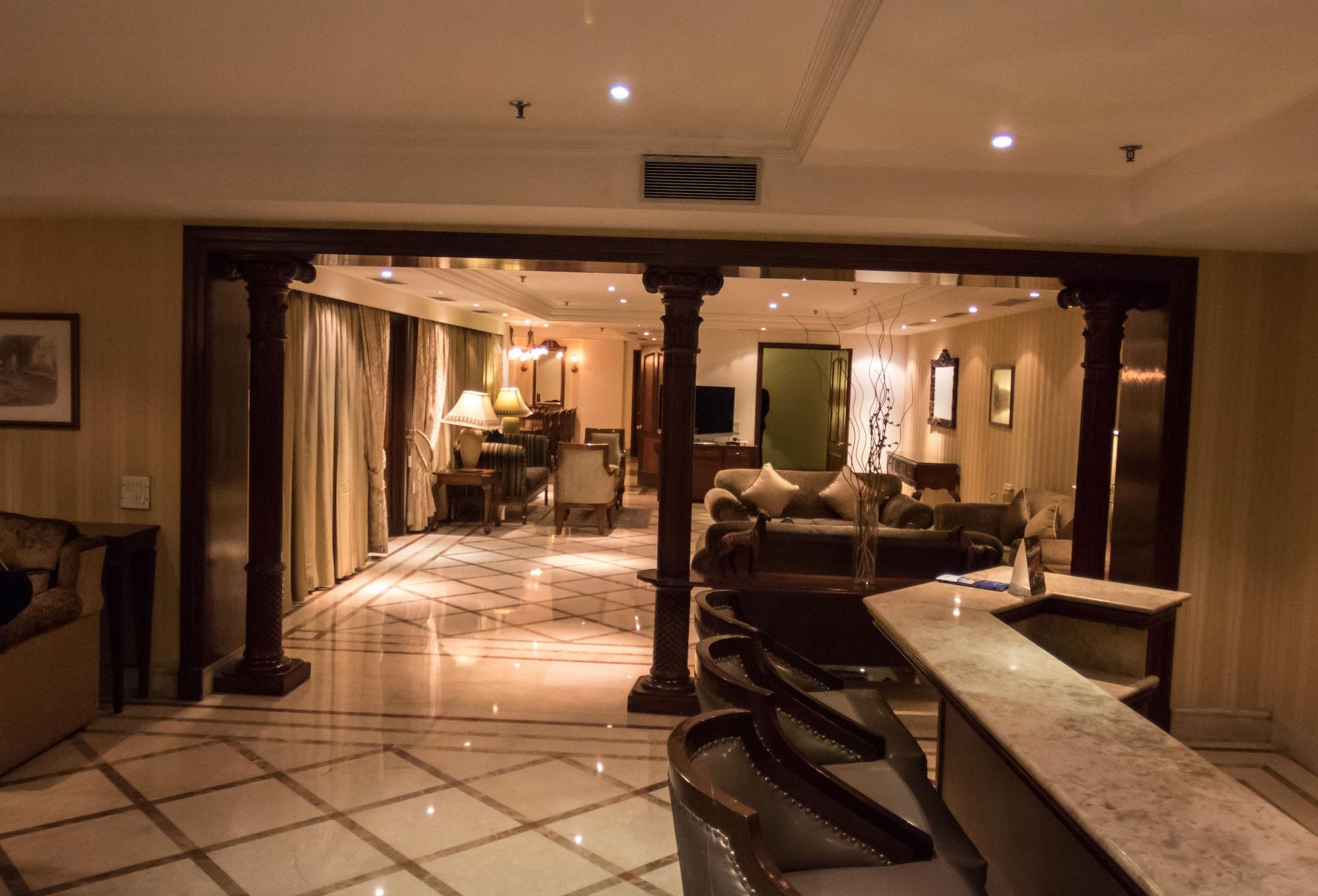 The Bristol Hotell Gurgaon Eksteriør bilde