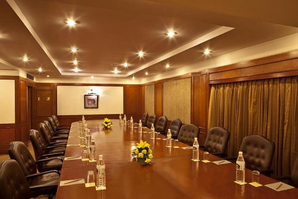 The Bristol Hotell Gurgaon Eksteriør bilde