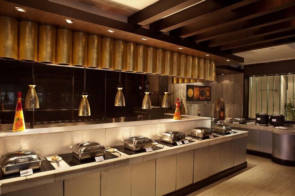 The Bristol Hotell Gurgaon Eksteriør bilde