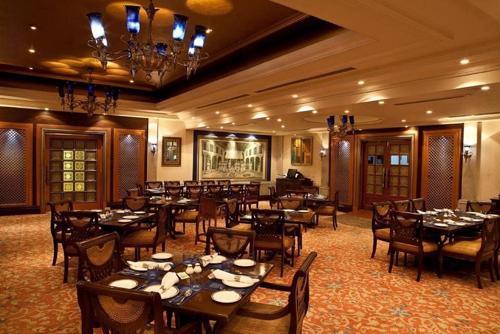 The Bristol Hotell Gurgaon Eksteriør bilde