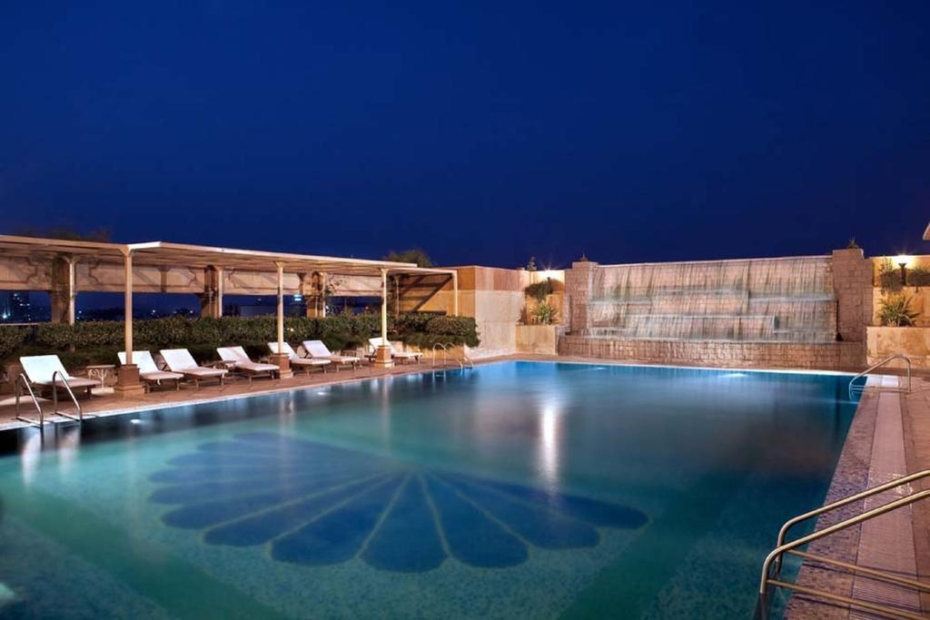 The Bristol Hotell Gurgaon Eksteriør bilde