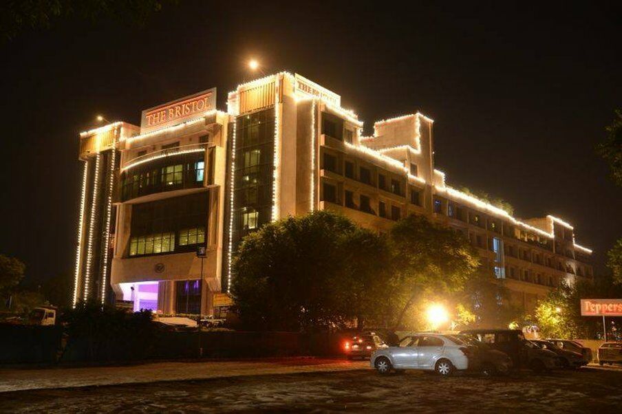 The Bristol Hotell Gurgaon Eksteriør bilde