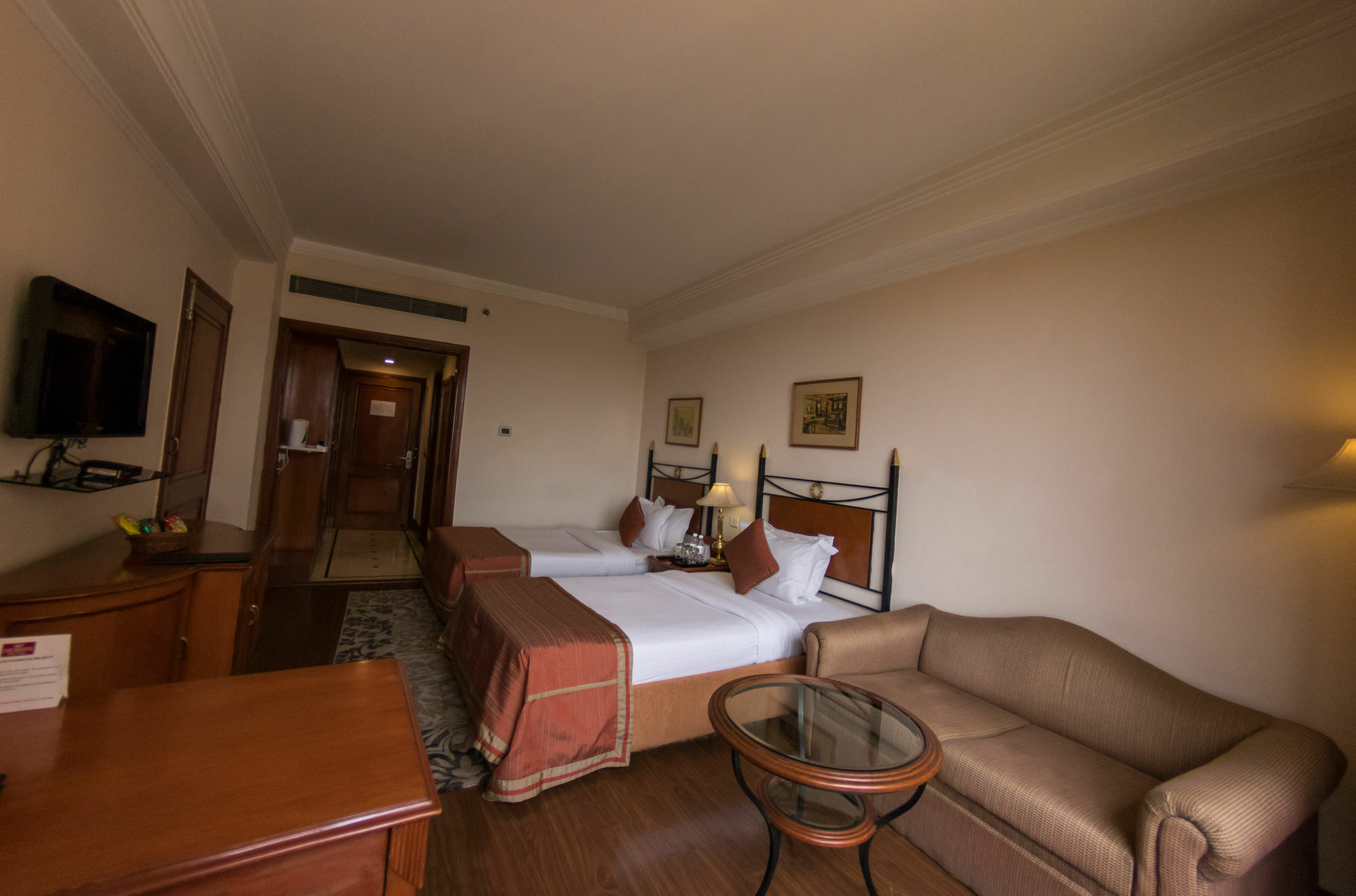 The Bristol Hotell Gurgaon Eksteriør bilde
