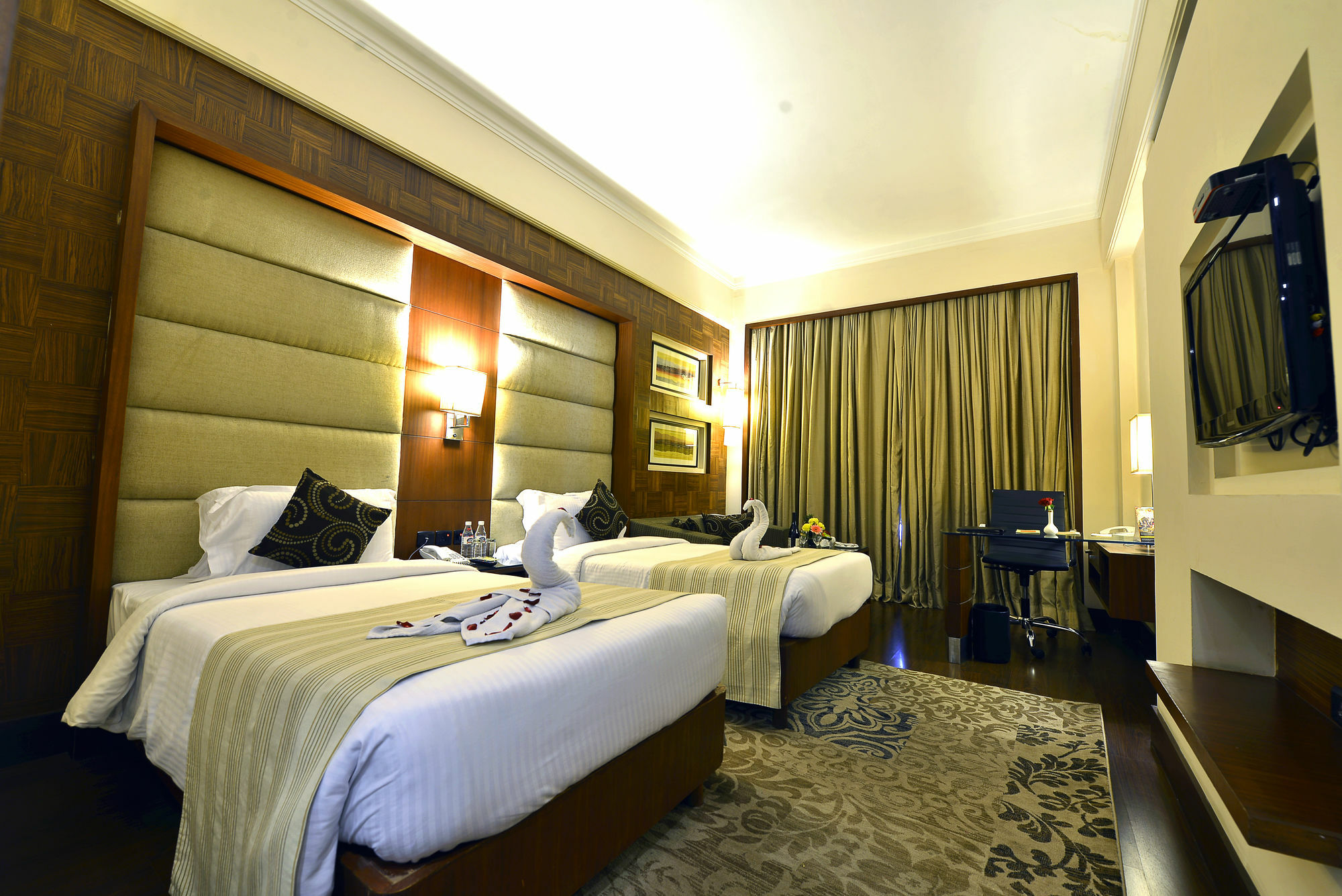 The Bristol Hotell Gurgaon Eksteriør bilde